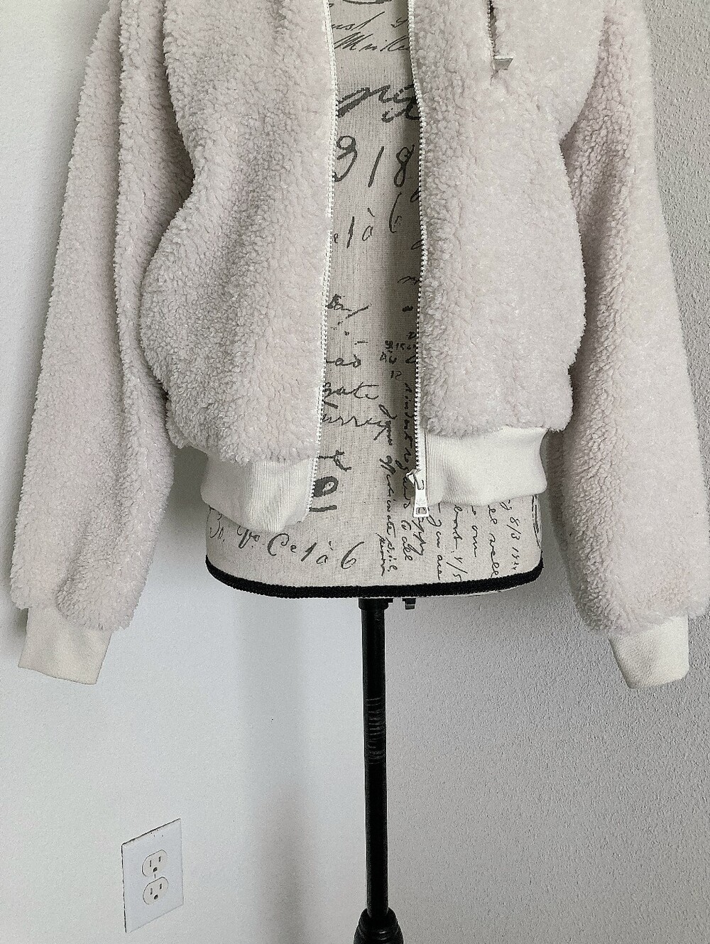 Beyond Yoga Adventure Faux Shearling Hoodie Sherpa Jacket XS Casual Athleisure - Picture 6 of 17